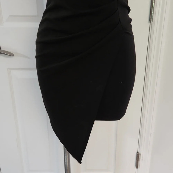Kimcine Curve Asymmetrical Black Mini Dress - Picture 5 of 12